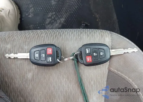 2017 Toyota Corolla Le z USA, uszkodzony, nr VIN 2T1BURHE4HC947982